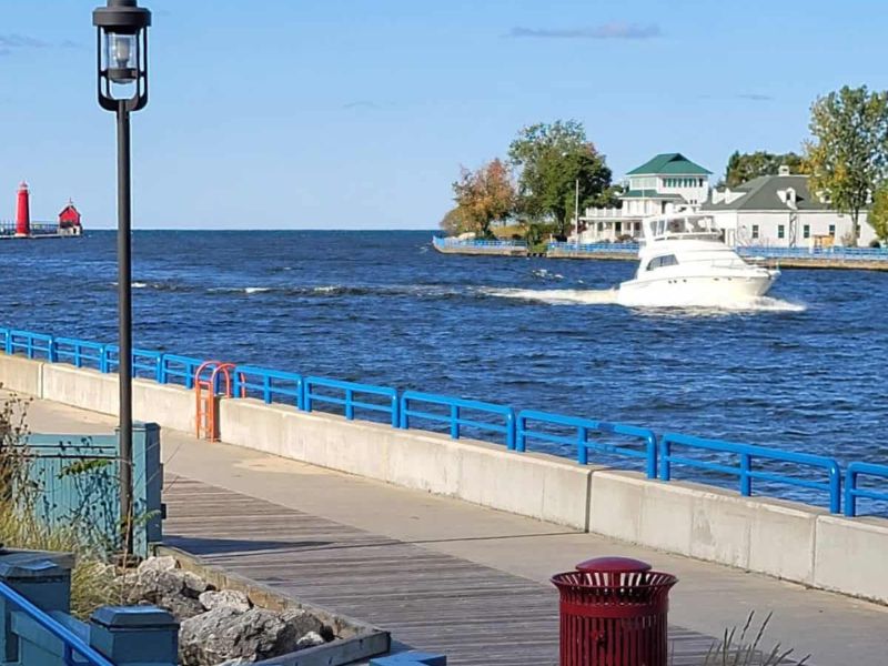 Grand Haven lighthouse and waterway — West Michigan travel guide